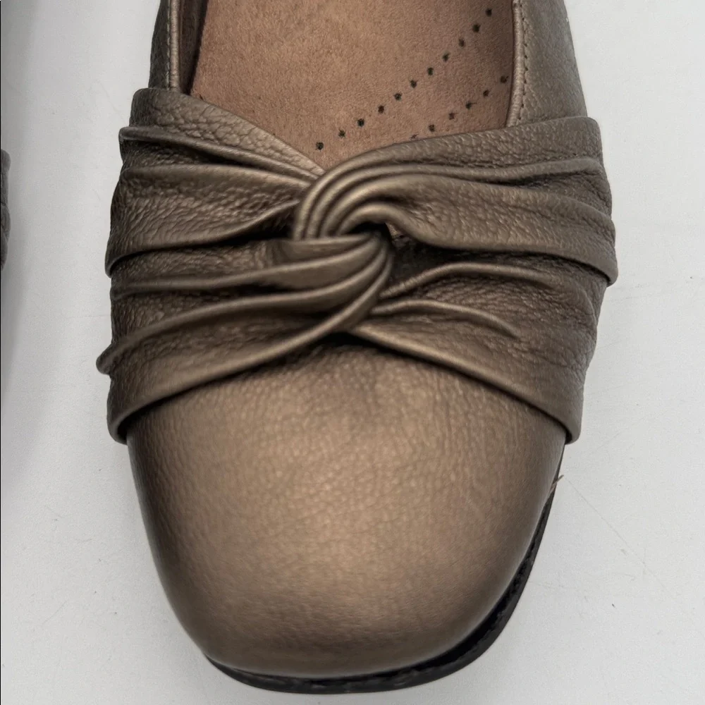 Clarks step out